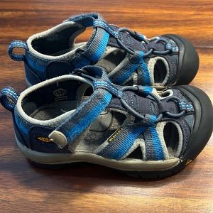 Keen blue sandals shoes size 11 kids child size